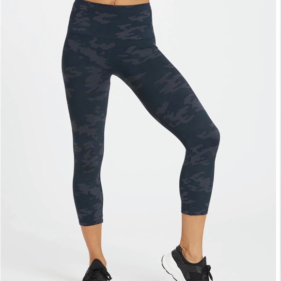 SPANX Leggings for Women Look at Me Now Seamless Leggings Size Small - Picture 5 of 12